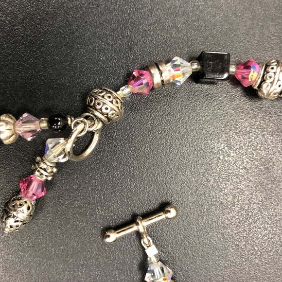 Unique Crystal and Bead Bracelet 🖤💗 - Picture 5 of 6